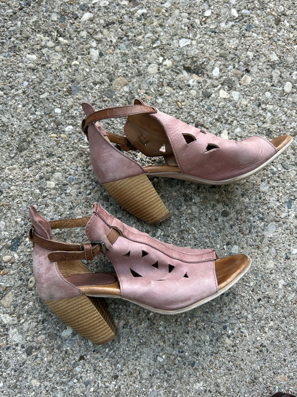 Miz Mooz Mauve Pink Cutout Block Heel Sandals Size 7.5-8 EU 38 Women’s Boho